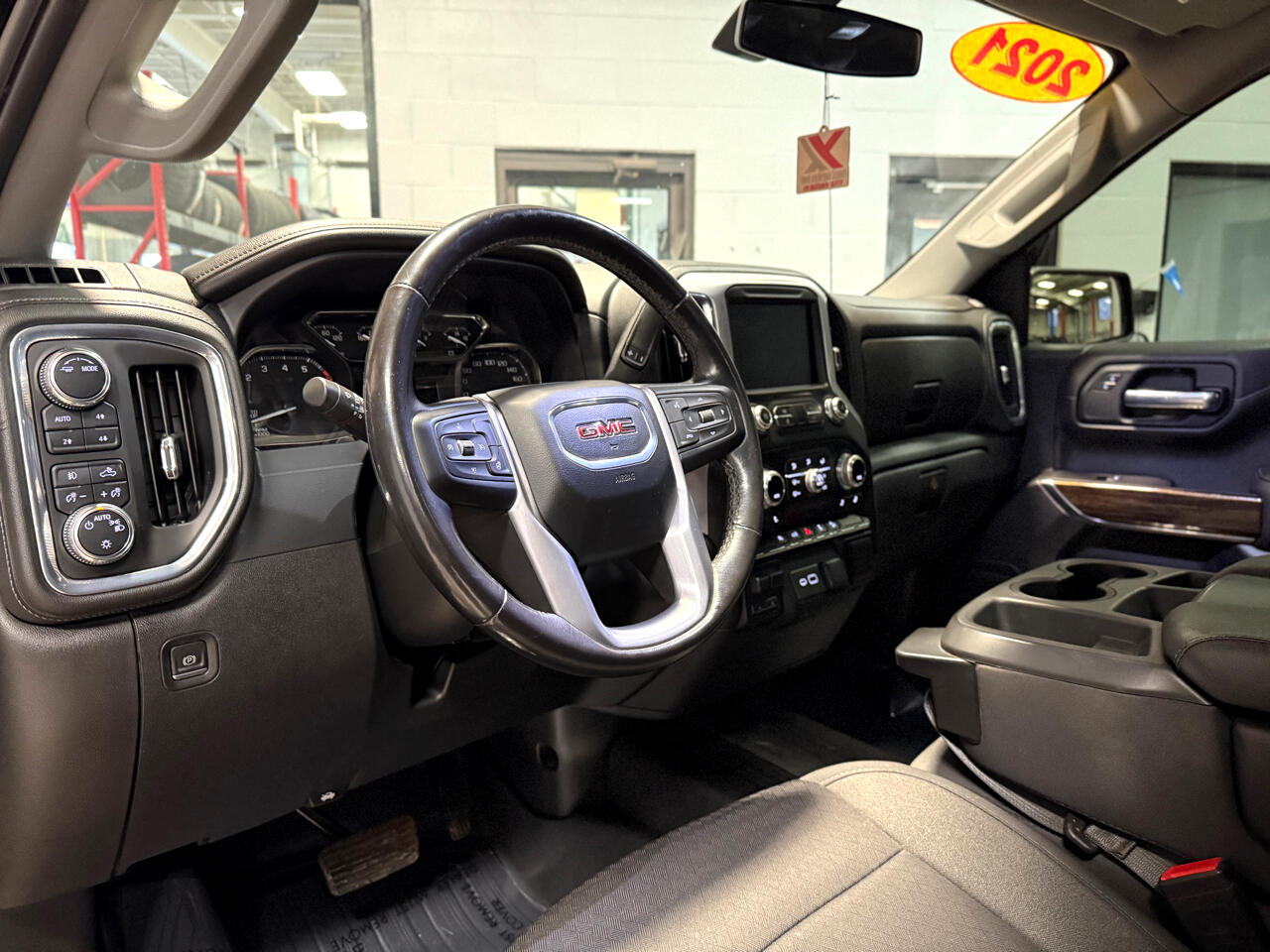 GMC Sierra 1500 4WD Crew Cab 147" Elevation 2021