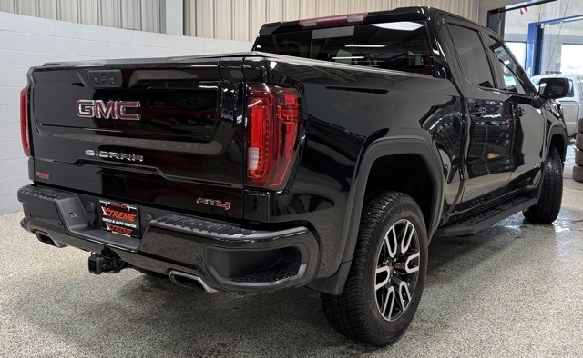 GMC Sierra 1500 4WD Crew Cab 147" AT4 2021