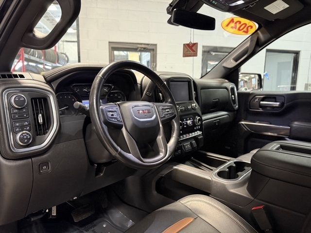 GMC Sierra 1500 4WD Crew Cab 147" AT4 2021