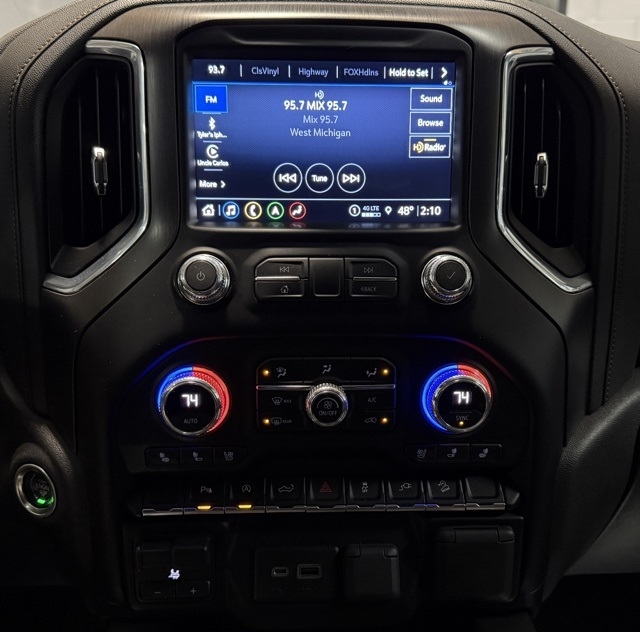 GMC Sierra 1500 4WD Crew Cab 147" AT4 2021