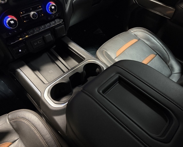 GMC Sierra 1500 4WD Crew Cab 147" AT4 2021