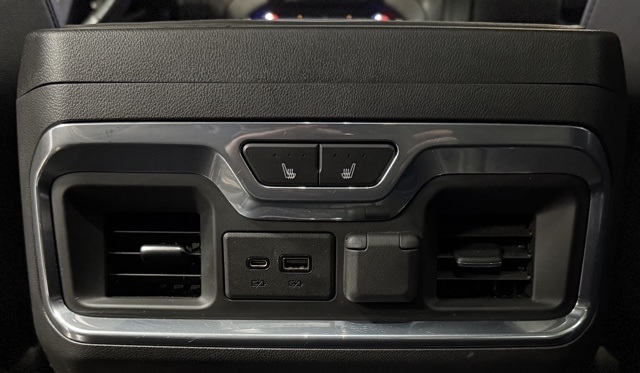 GMC Sierra 1500 4WD Crew Cab 147" AT4 2021