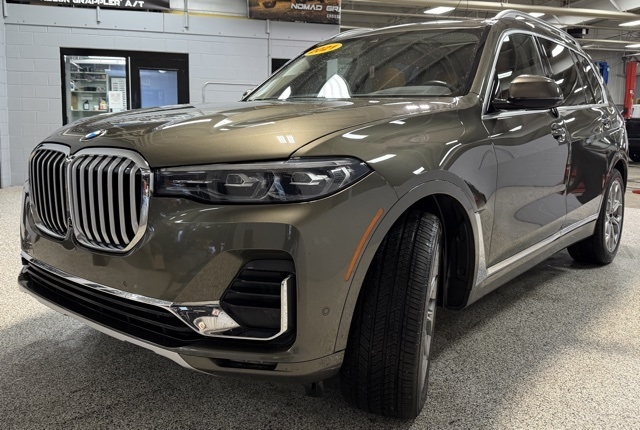 BMW X7 xDrive40i Sports Activity Vehicle 2021