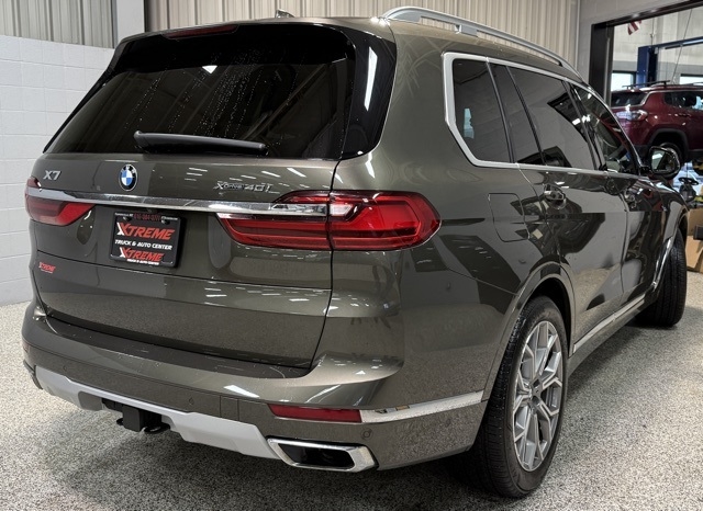 BMW X7 xDrive40i Sports Activity Vehicle 2021