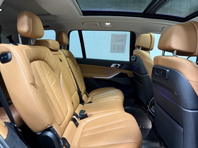 BMW X7 xDrive40i Sports Activity Vehicle 2021