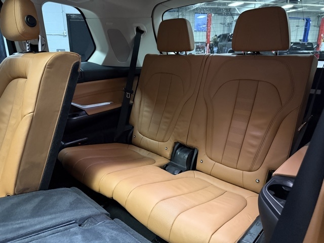 BMW X7 xDrive40i Sports Activity Vehicle 2021