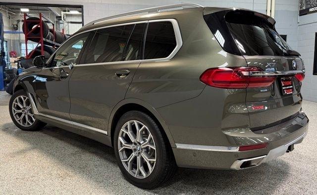 BMW X7 xDrive40i Sports Activity Vehicle 2021