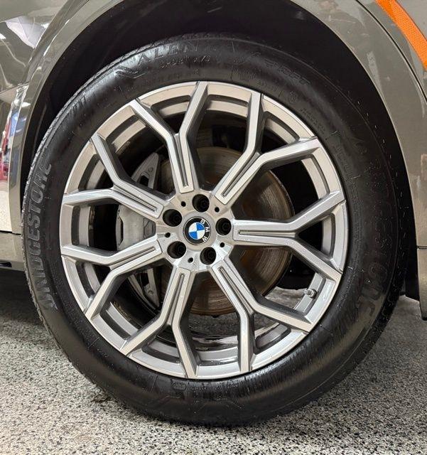 BMW X7 xDrive40i Sports Activity Vehicle 2021