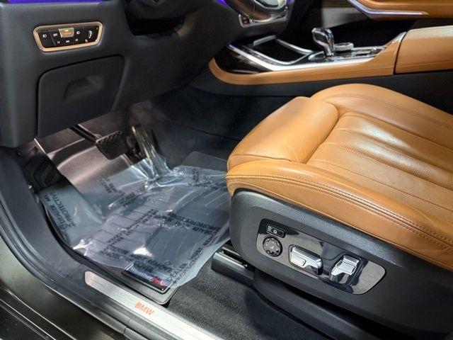 BMW X7 xDrive40i Sports Activity Vehicle 2021