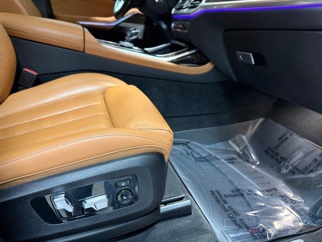 BMW X7 xDrive40i Sports Activity Vehicle 2021