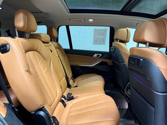 BMW X7 xDrive40i Sports Activity Vehicle 2021