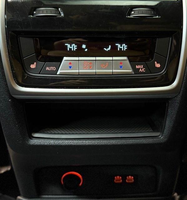 BMW X7 xDrive40i Sports Activity Vehicle 2021