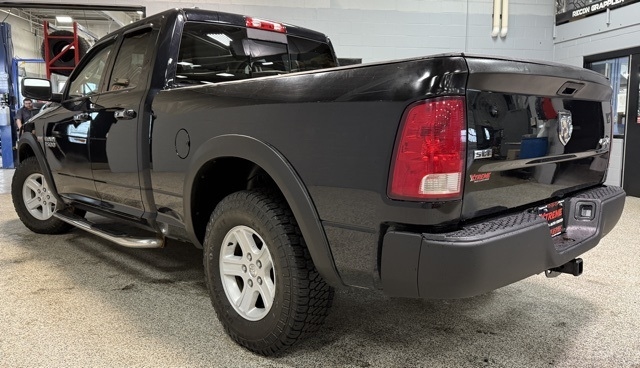 RAM 1500 4WD Quad Cab 140.5" SLT 2015