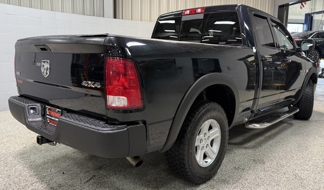 RAM 1500 4WD Quad Cab 140.5" SLT 2015