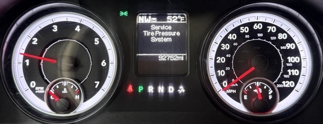 RAM 1500 4WD Quad Cab 140.5" SLT 2015