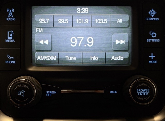 RAM 1500 4WD Quad Cab 140.5" SLT 2015