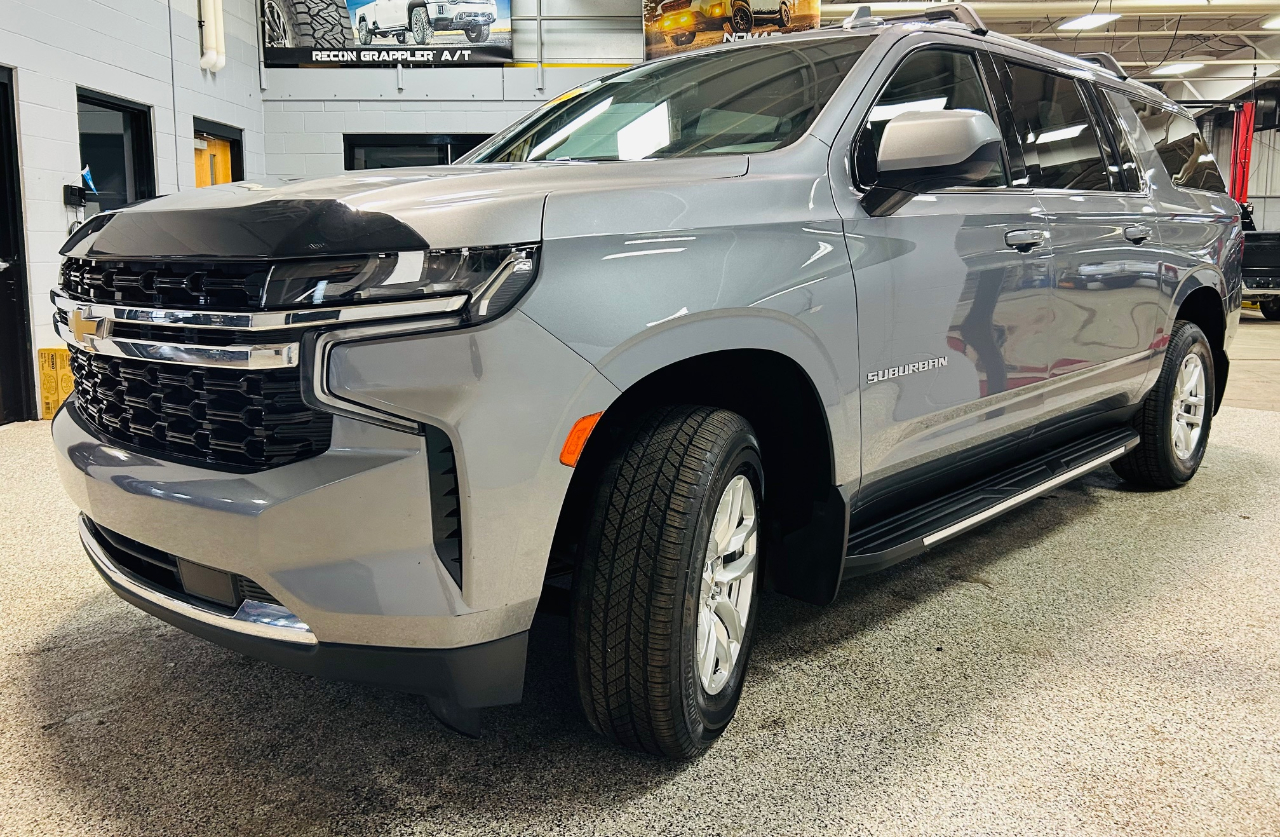Chevrolet Suburban 4WD 4dr LS 2021