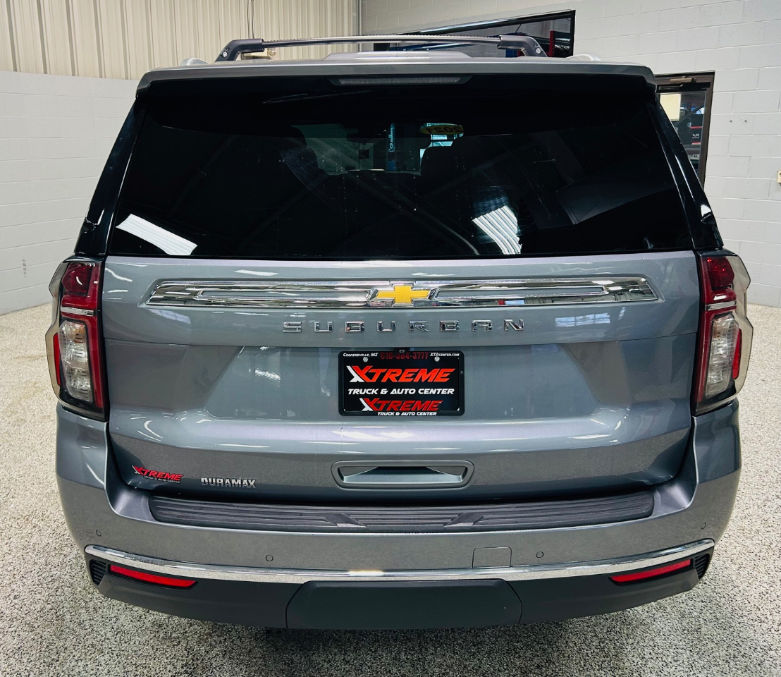 Chevrolet Suburban 4WD 4dr LS 2021