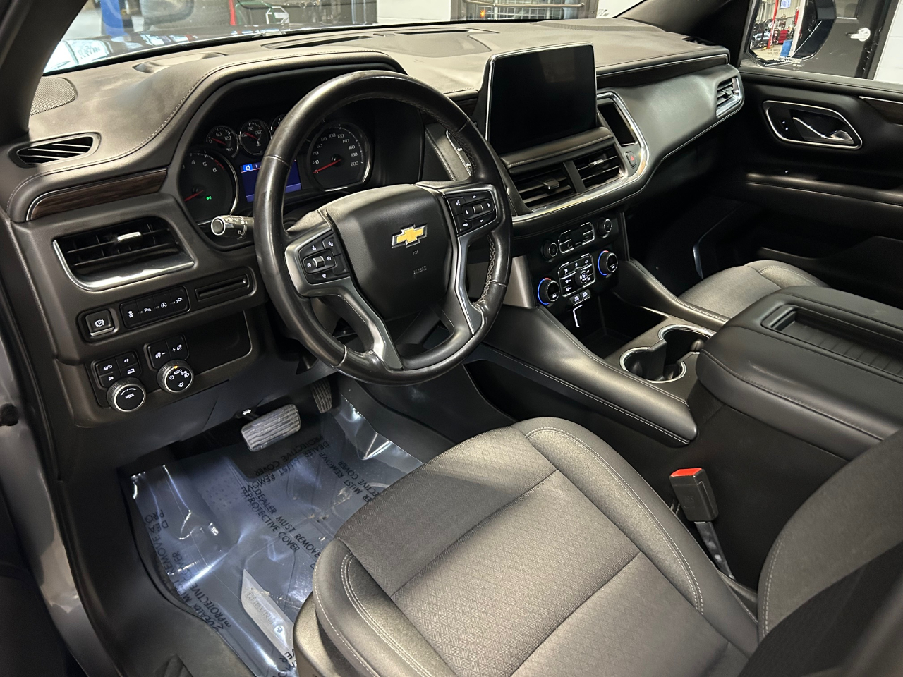 Chevrolet Suburban 4WD 4dr LS 2021