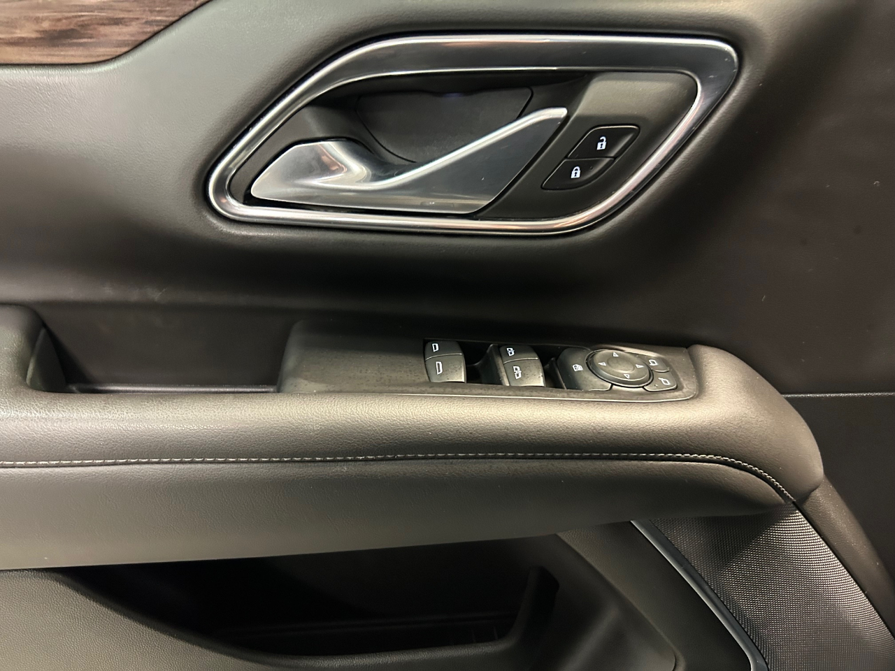 Chevrolet Suburban 4WD 4dr LS 2021