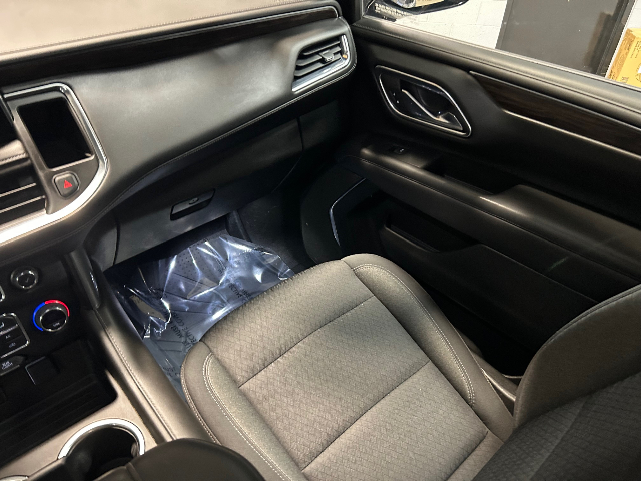 Chevrolet Suburban 4WD 4dr LS 2021