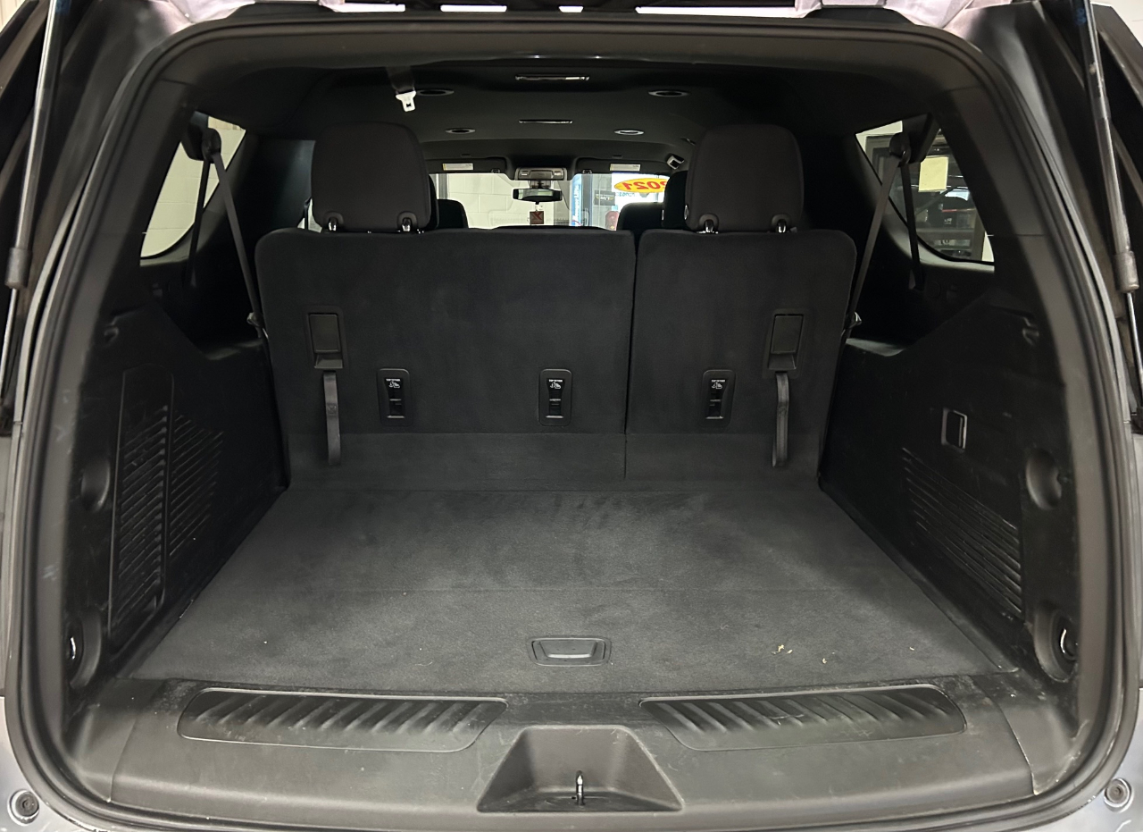 Chevrolet Suburban 4WD 4dr LS 2021