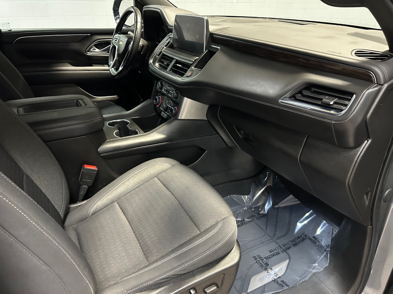 Chevrolet Suburban 4WD 4dr LS 2021