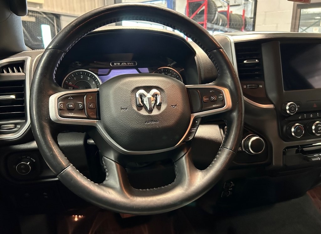 RAM 1500 Big Horn 4x4 Crew Cab 5'7" Box 2021