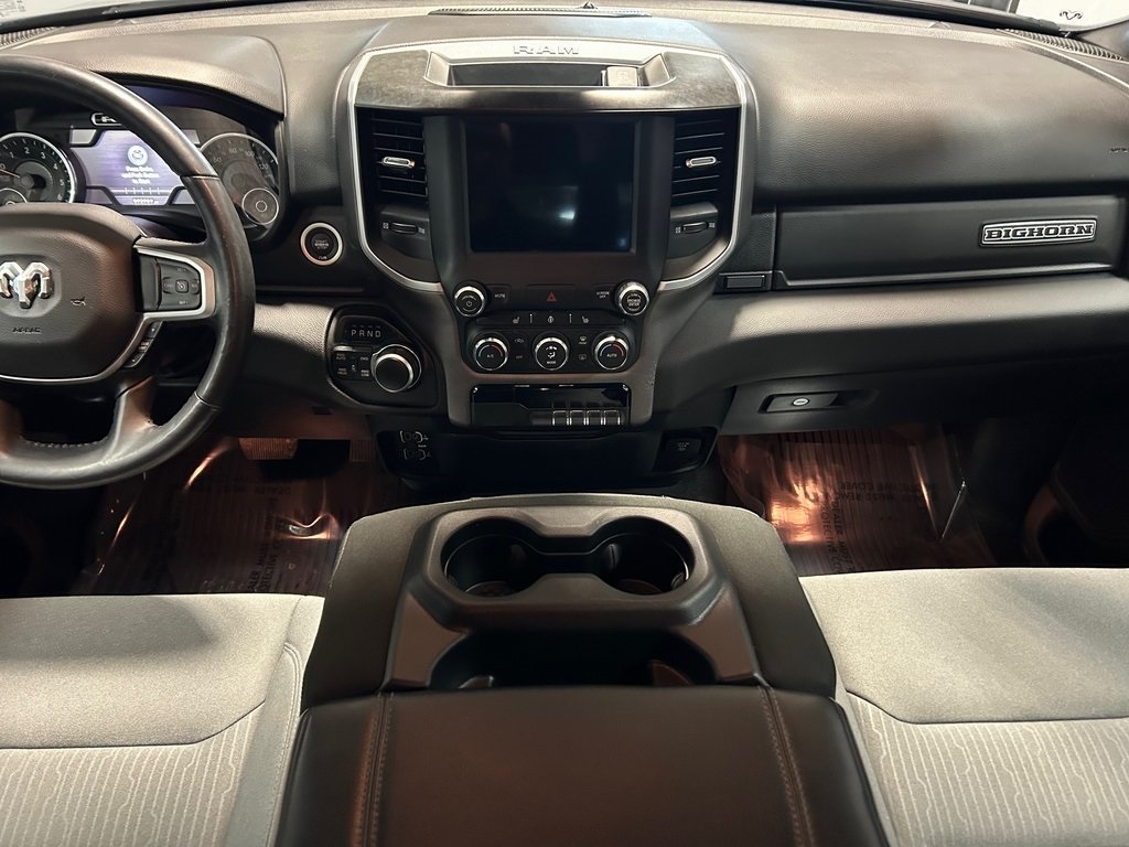 RAM 1500 Big Horn 4x4 Crew Cab 5'7" Box 2021