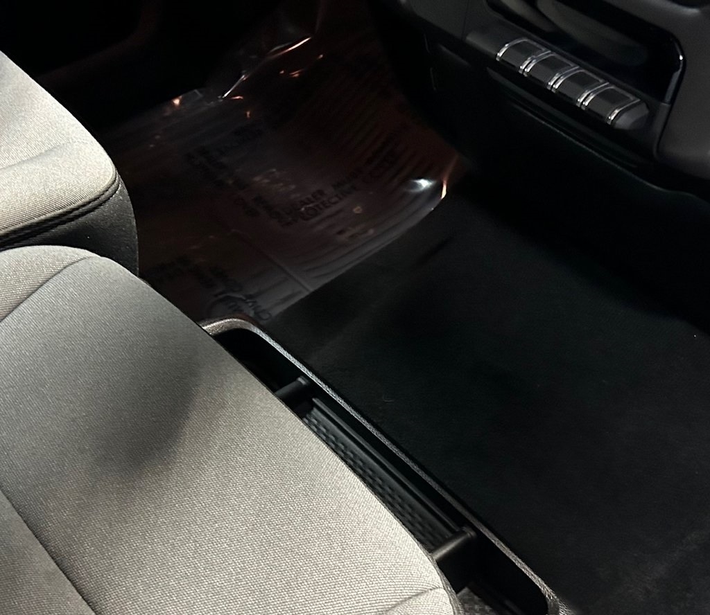 RAM 1500 Big Horn 4x4 Crew Cab 5'7" Box 2021