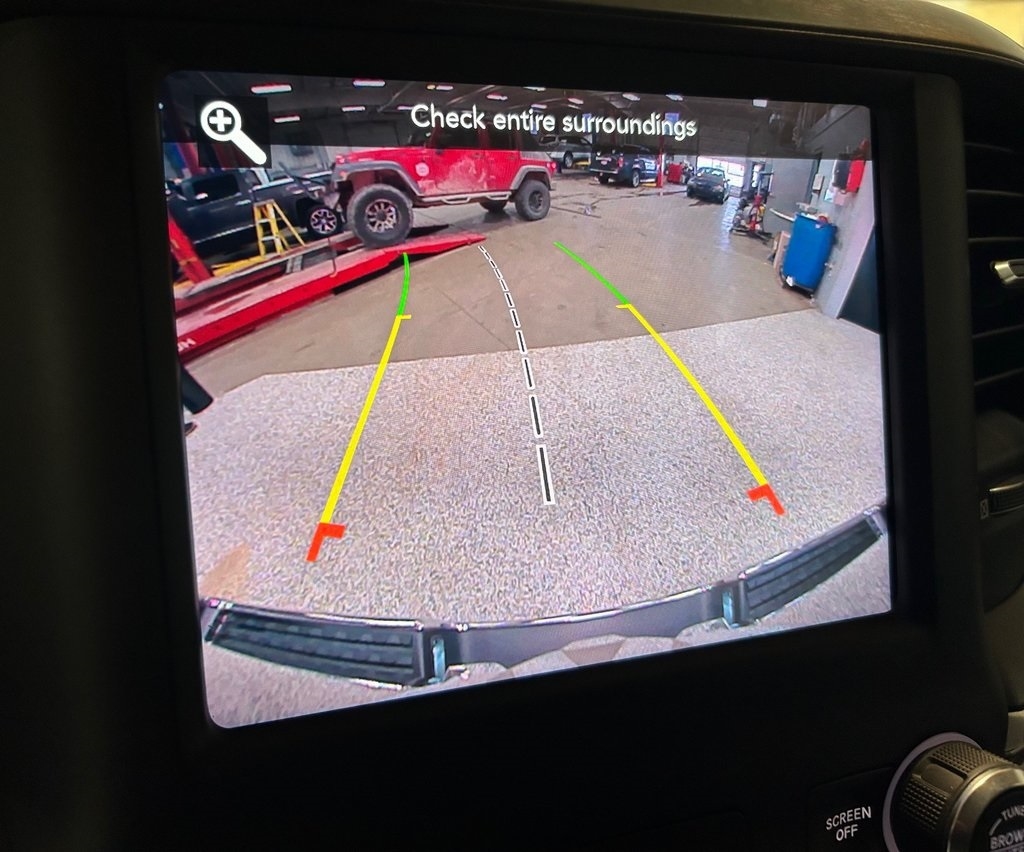 RAM 1500 Big Horn 4x4 Crew Cab 5'7" Box 2021