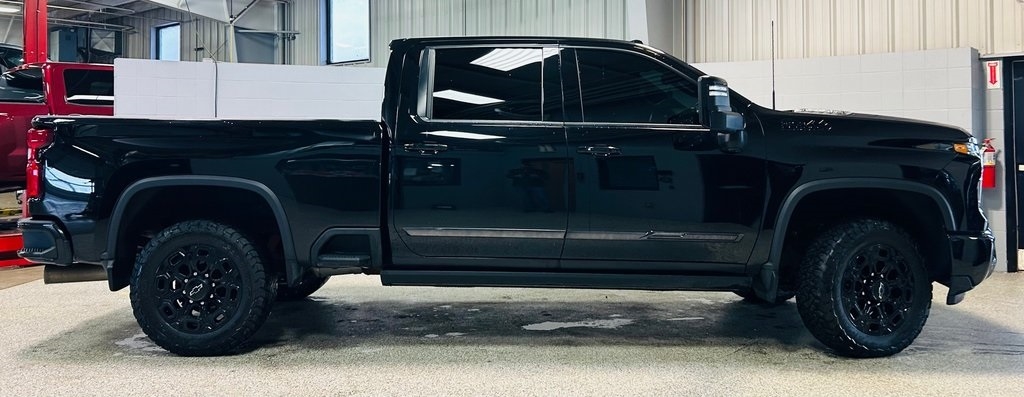 Chevrolet Silverado 2500HD 4WD Crew Cab 159" High Country 2024