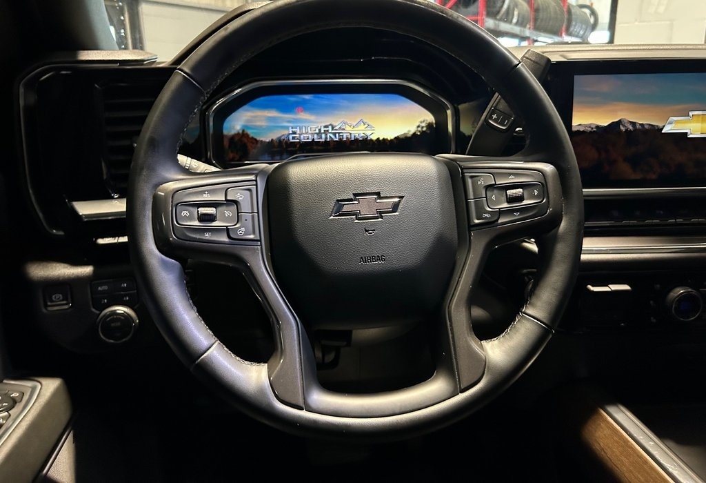 Chevrolet Silverado 2500HD 4WD Crew Cab 159" High Country 2024
