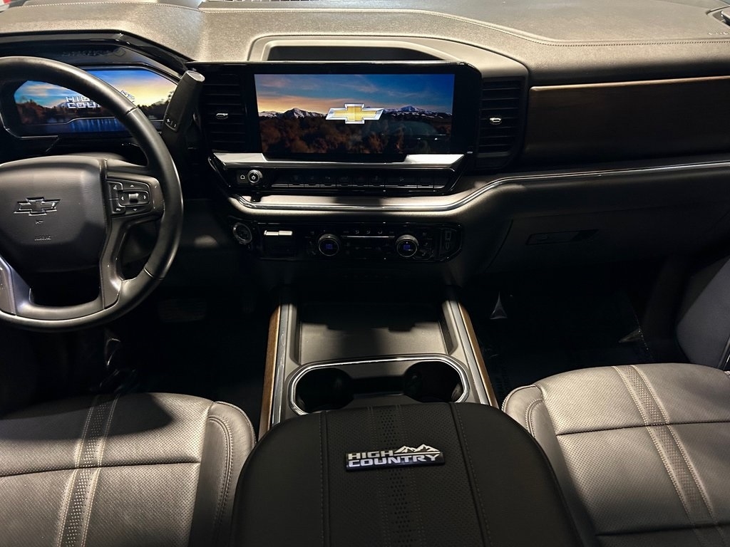 Chevrolet Silverado 2500HD 4WD Crew Cab 159" High Country 2024