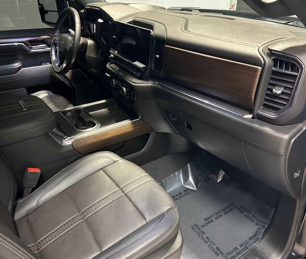 Chevrolet Silverado 2500HD 4WD Crew Cab 159" High Country 2024