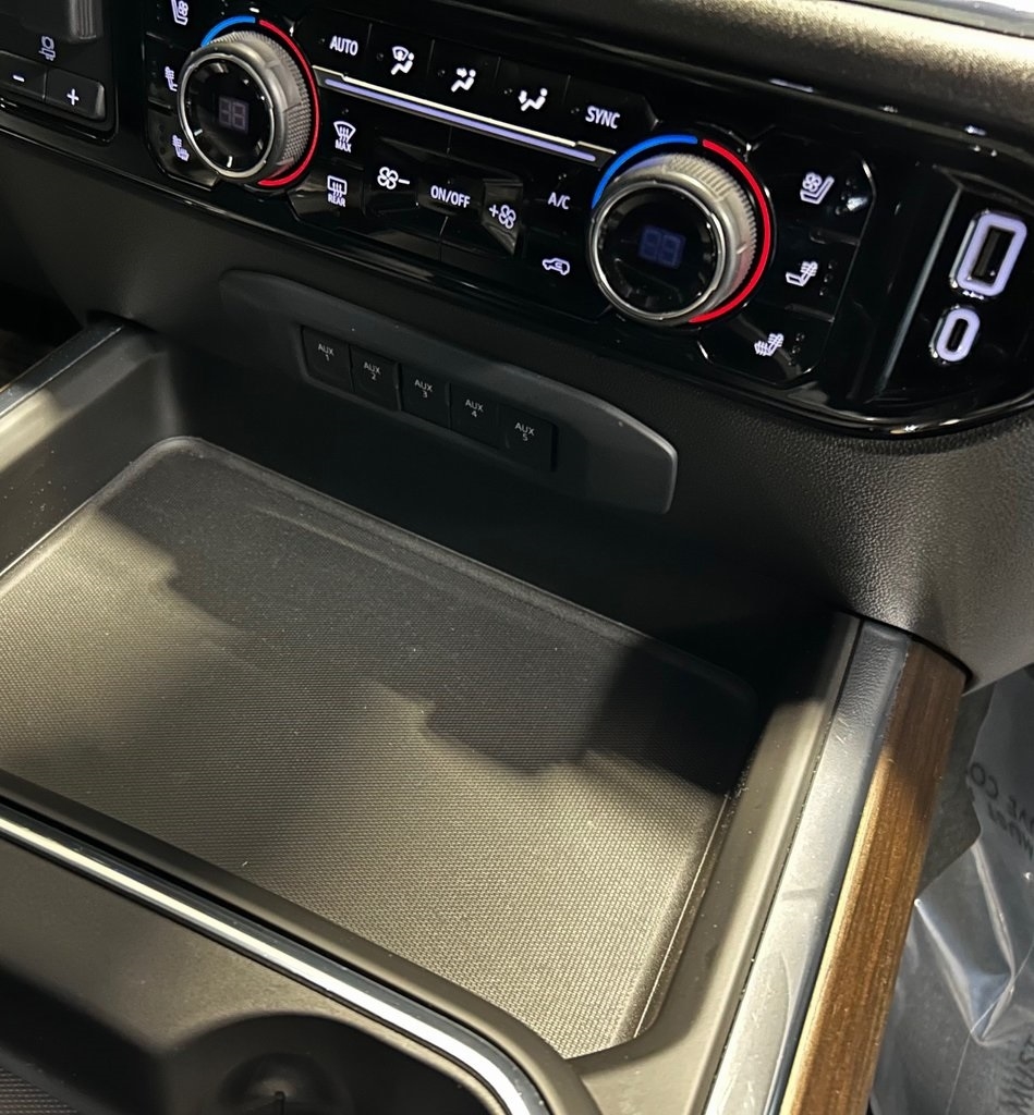 Chevrolet Silverado 2500HD 4WD Crew Cab 159" High Country 2024