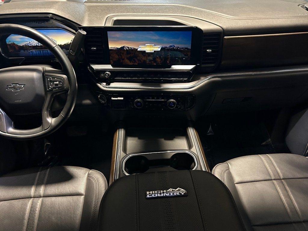 Chevrolet Silverado 2500HD 4WD Crew Cab 159" High Country 2024