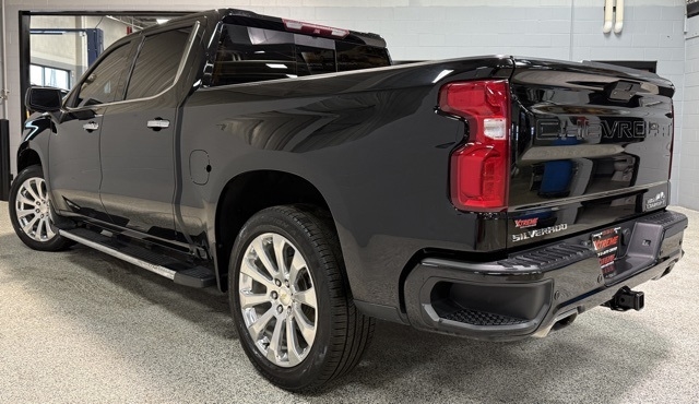 Chevrolet Silverado 1500 4WD Crew Cab 147" High Country 2019