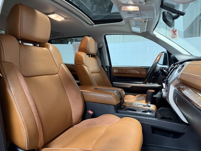 Toyota Tundra 4WD Platinum CrewMax 5.5' Bed 5.7L (Natl) 2017