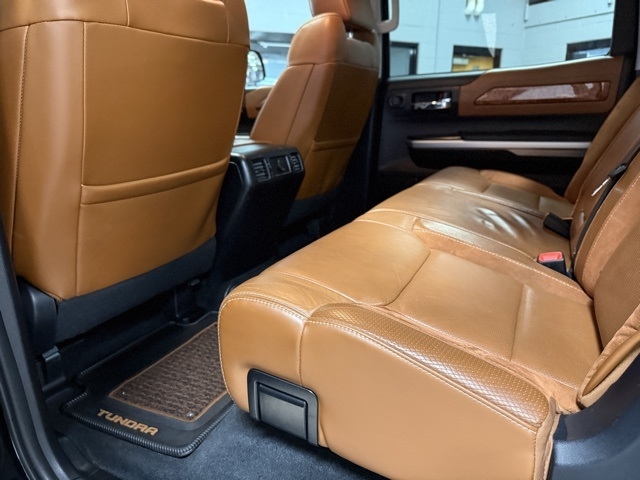 Toyota Tundra 4WD Platinum CrewMax 5.5' Bed 5.7L (Natl) 2017