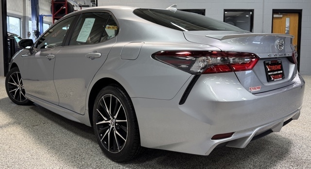 Toyota Camry SE Auto (Natl) 2024