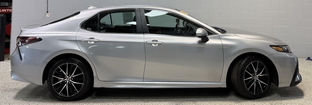 Toyota Camry SE Auto (Natl) 2024