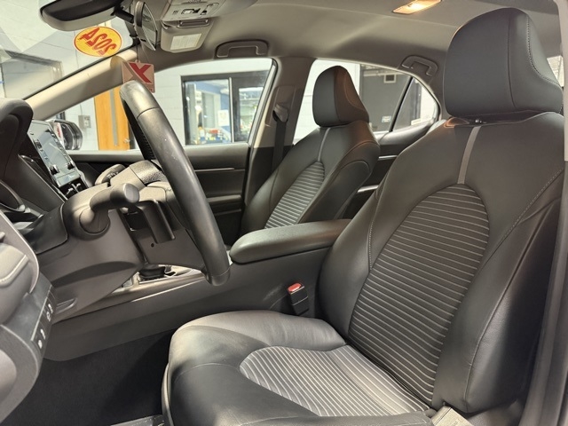 Toyota Camry SE Auto (Natl) 2024