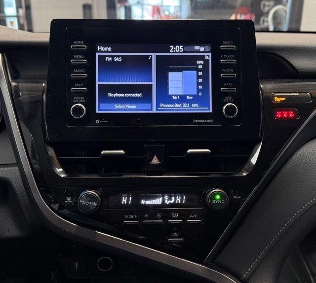 Toyota Camry SE Auto (Natl) 2024