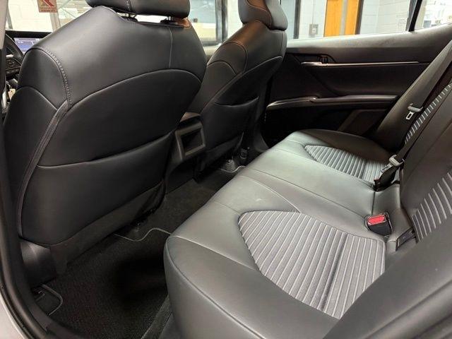 Toyota Camry SE Auto (Natl) 2024