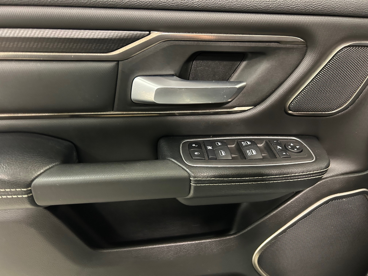 RAM 1500 Rebel 4x4 Crew Cab 5'7" Box 2023