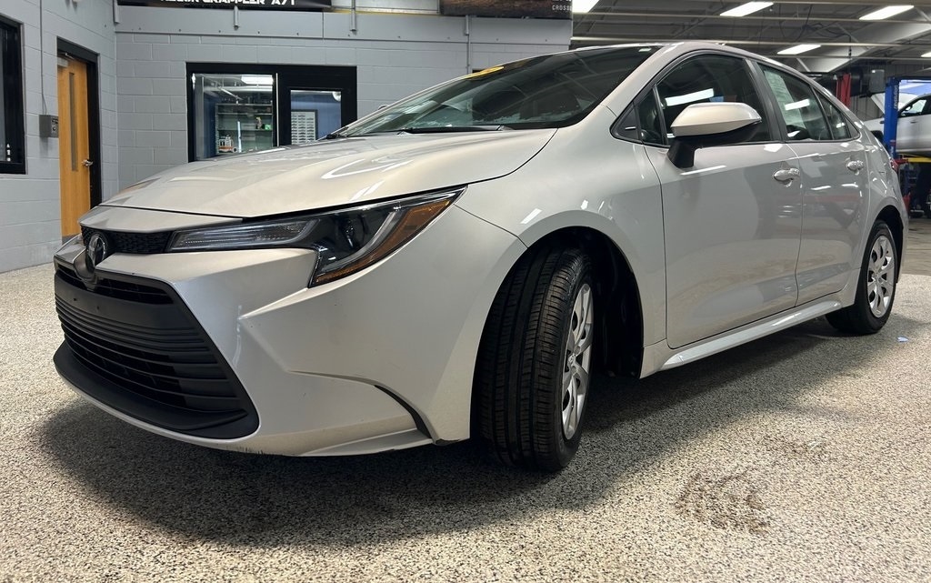 Toyota Corolla LE CVT (Natl) 2024