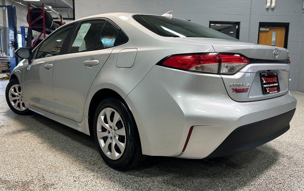 Toyota Corolla LE CVT (Natl) 2024