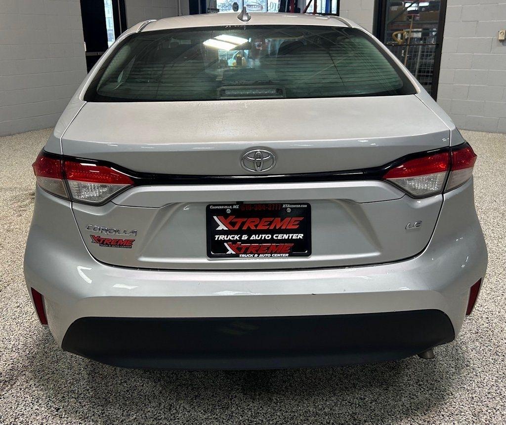 Toyota Corolla LE CVT (Natl) 2024