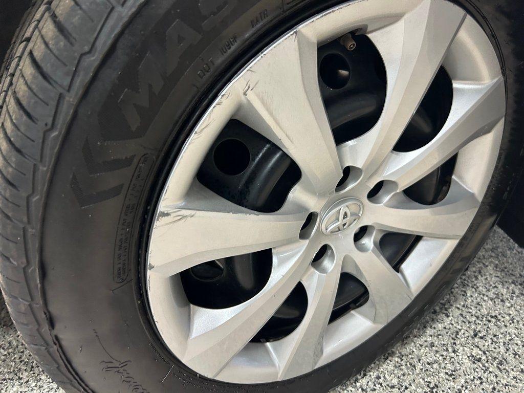 Toyota Corolla LE CVT (Natl) 2024